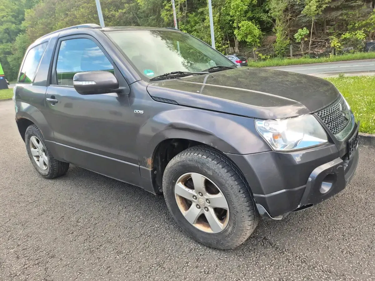 Gebraucht Suzuki Grand Vitara 130 PS (95 kW) 2012 Grau SUV