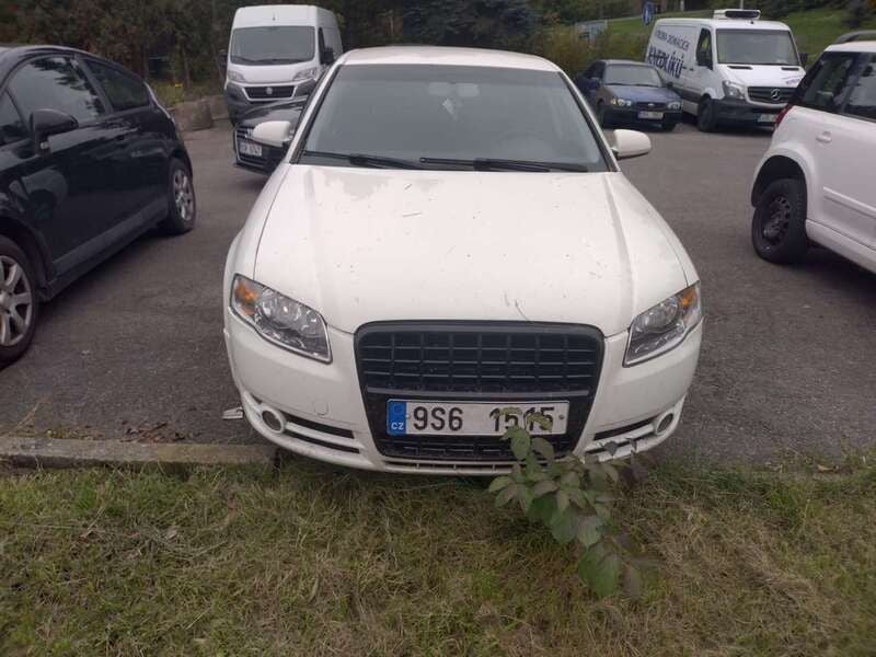 Weiß Gebraucht 2006 Audi A4 Limousine | 2.250 € - Bild 1/4