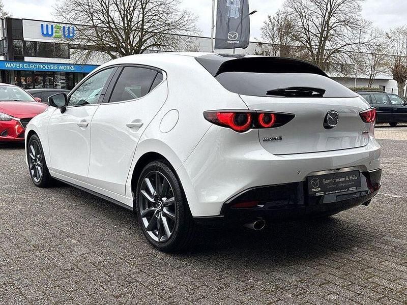 Gebraucht Mazda 3 Selection 122 PS (89 kW) 2023 Arctic white Limousine