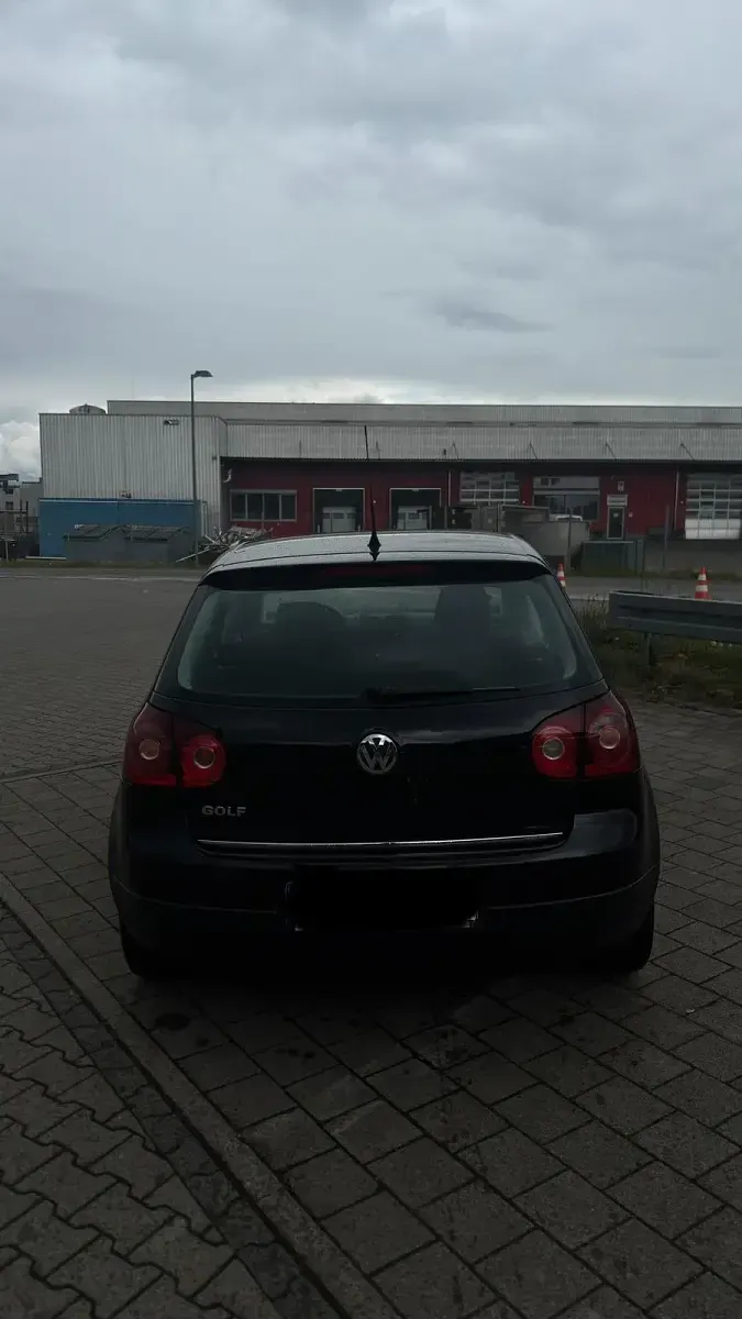 Gebraucht VW Golf V 75 PS (55 kW) 2008 Schwarz Kleinwagen