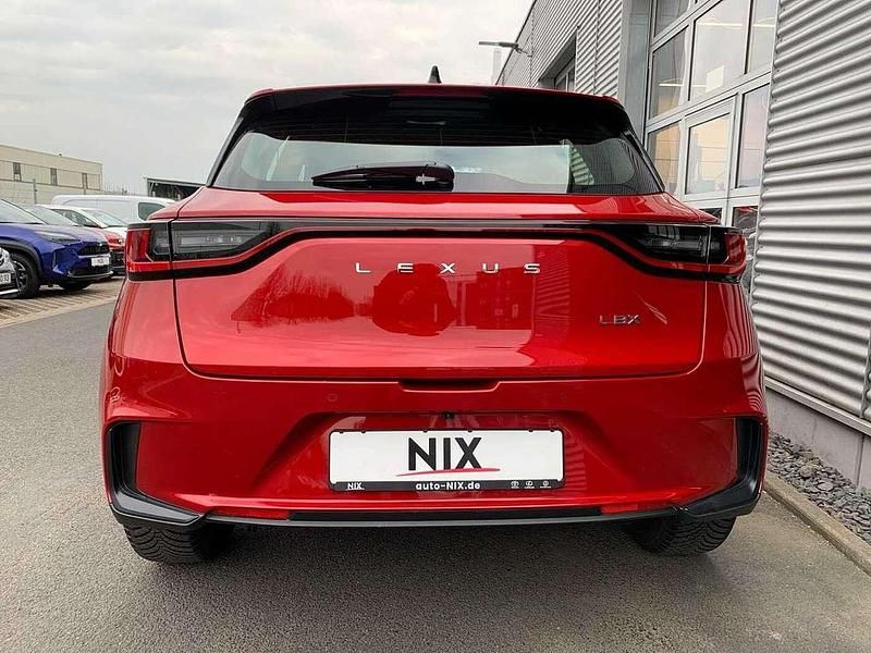 Gebraucht Lexus LBX 136 PS (100 kW) 2024 Karminarot SUV