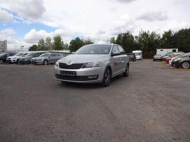 Grau Gebraucht 2018 Skoda Rapid Ambition Limousine | 5.000 € - Bild 1/4