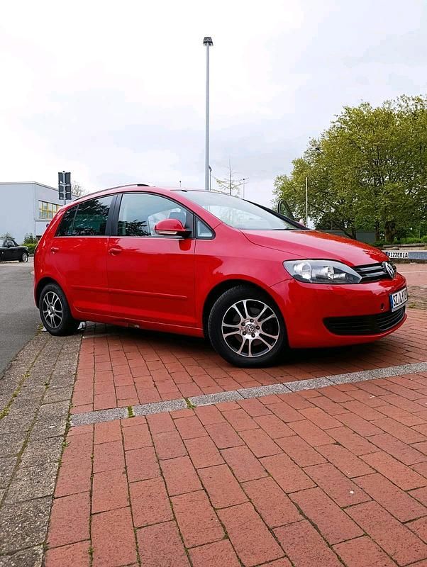Rot Gebraucht 2009 VW Golf Plus Van / Kleinbus | 3.500 € (Superpreis) - Bild 1/4
