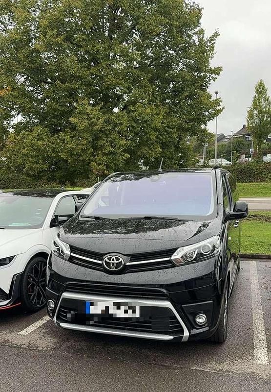 Schwarz Gebraucht 2024 Toyota Proace Verso Executive Kombi | 58.000 € - Bild 1/4