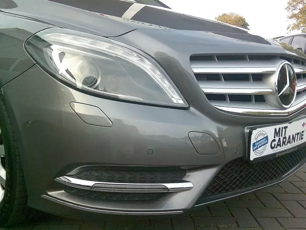 Gebraucht Mercedes B180 122 PS (89 kW) 2015 Grau Kleinwagen