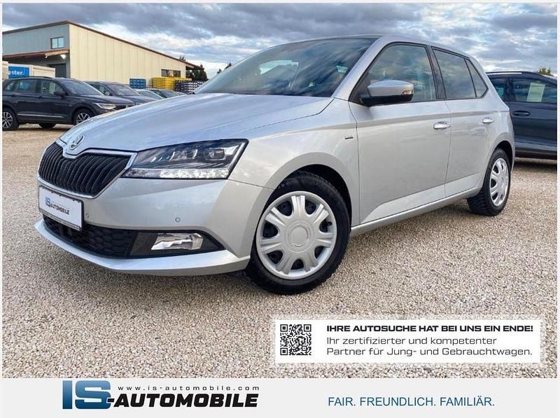 Silber Gebraucht 2021 Skoda Fabia Best of Limousine | 15.799 € (Fairer Preis) - Bild 1/4
