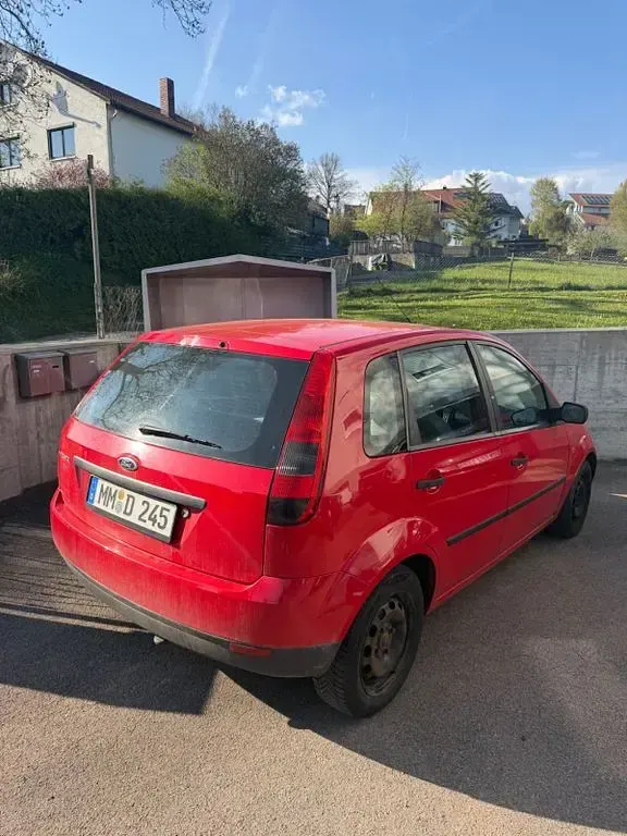 Usata Ford Fiesta 69 CV (50 kW) 2002 Rosso Utilitaria