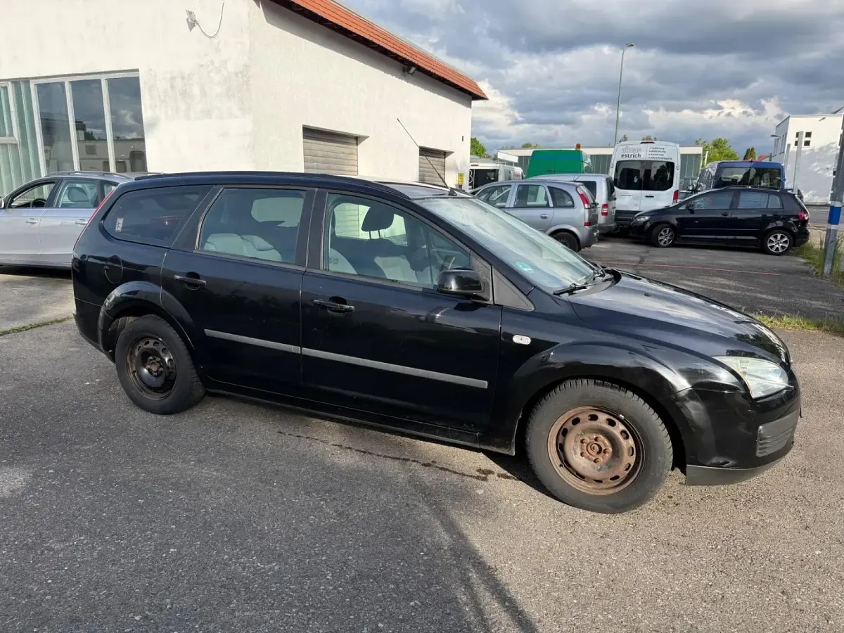 Usata Ford Focus 101 CV (74 kW) 2006 Nero Station wagon