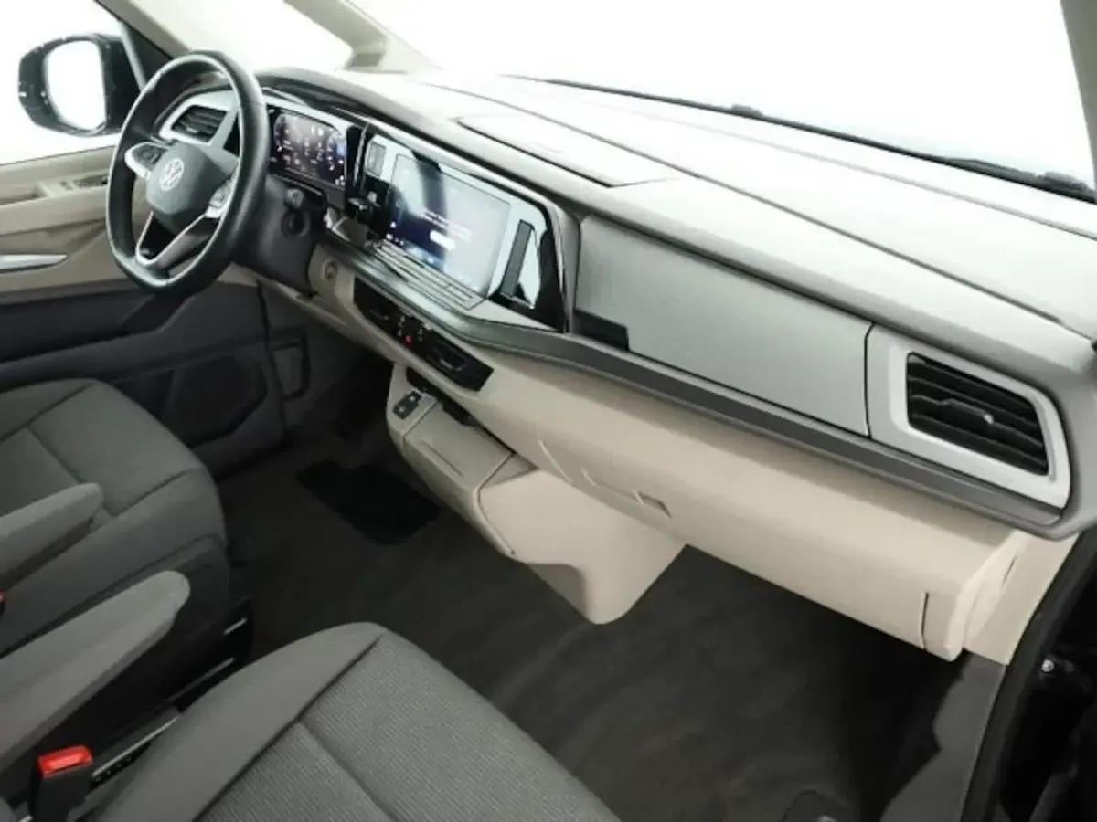 Second-hand VW Multivan Basis 150 CP (110 kW) 2025 Monovolum