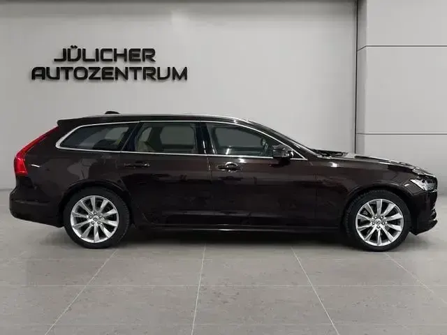 Gebraucht Volvo V90 Momentum 235 PS (172 kW) 2018 Braun Kombi