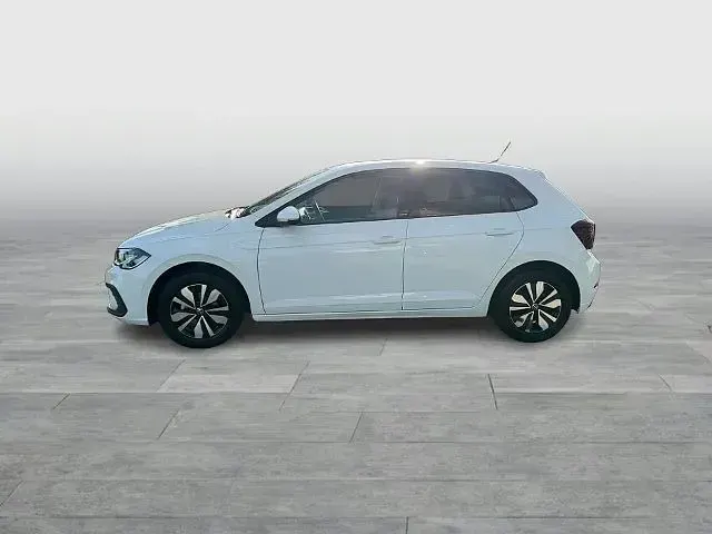 Używany VW Polo Move 95 KM (69 kW) 2023 Biały Sedan/Limuzyna