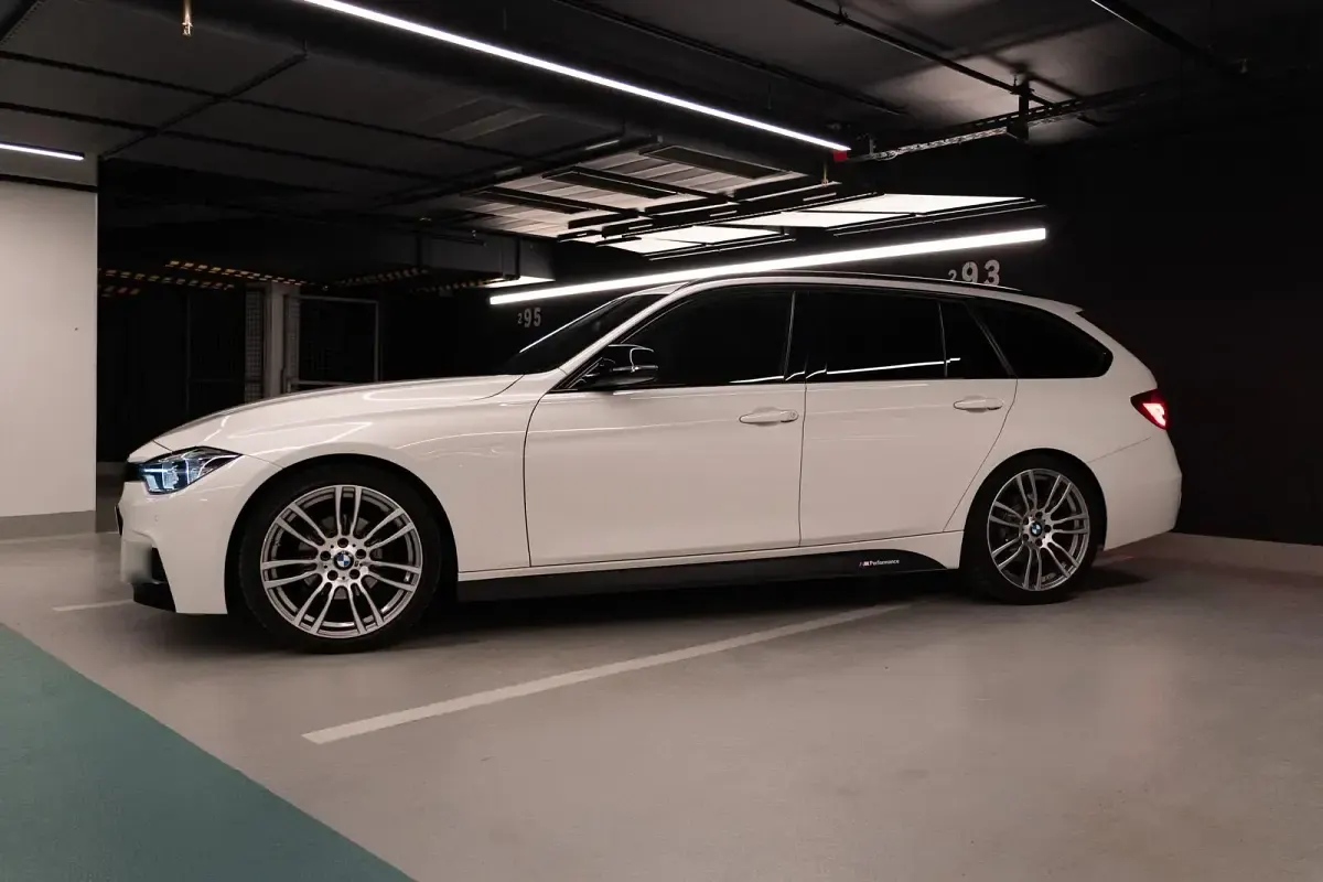 Używany BMW 320 M Performance 184 KM (135 kW) 2015 Biały Kombi