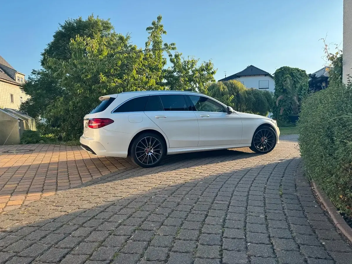 Gebraucht Mercedes C400 333 PS (244 kW) 2017 Weiß Kombi