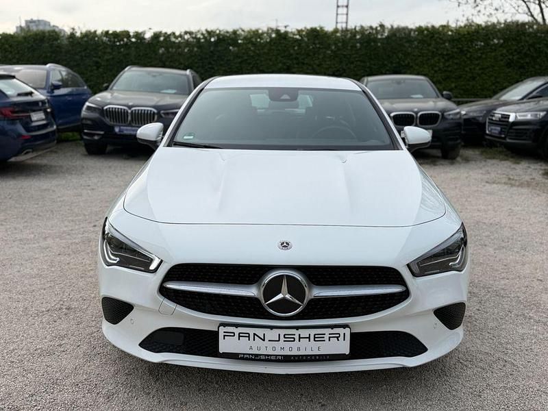 Gebraucht Mercedes CLA200 Shooting Brake 150 PS (110 kW) 2023 Weiß Kombi