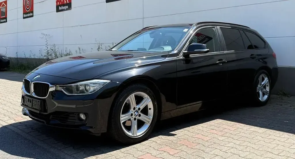 Gebraucht BMW 320 Performance 184 PS (135 kW) 2013 Schwarz Limousine