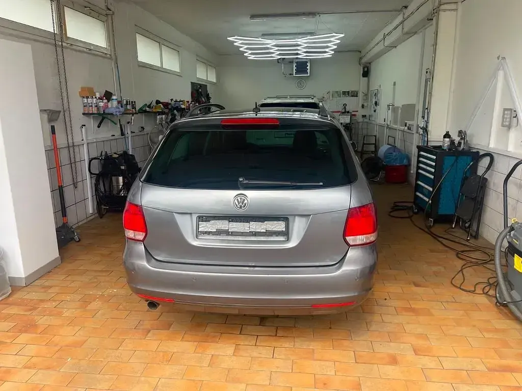 Gebraucht VW Golf VI Style 105 PS (77 kW) 2011 Silber Kleinwagen