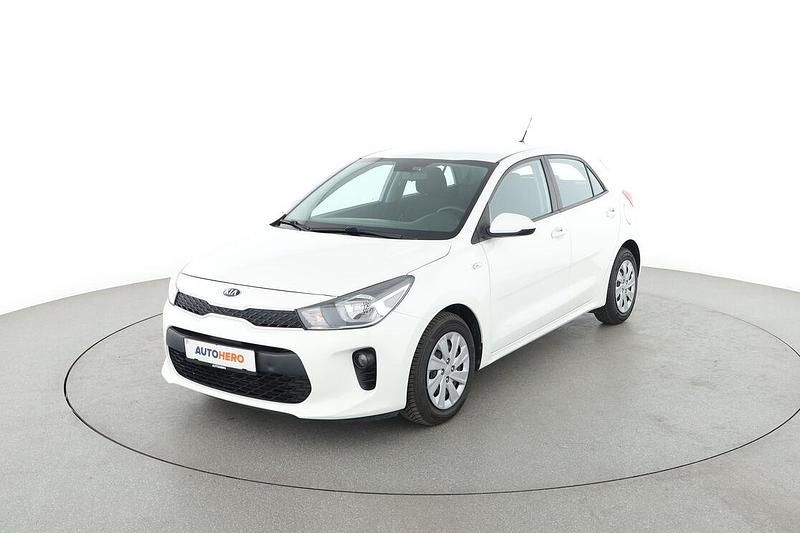 Weiß Gebraucht 2017 Kia Rio Limousine | 9.810 € (Fairer Preis) - Bild 1/3