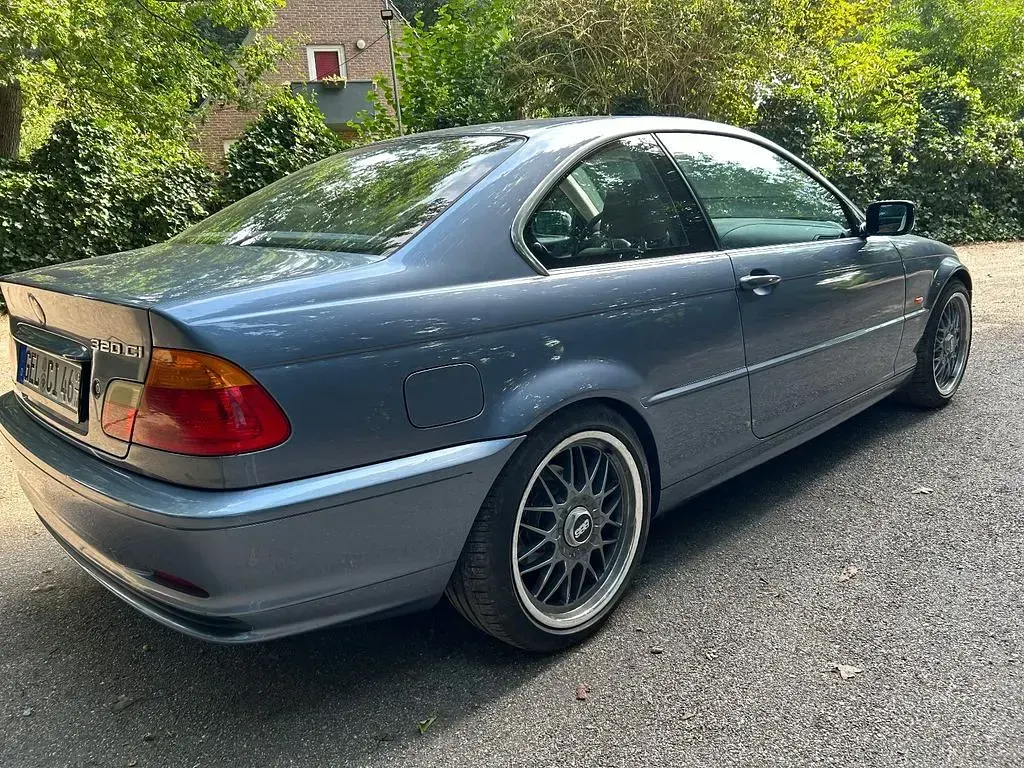 Gebraucht BMW 320 Sport Line 147 PS (108 kW) 2000 Blau Coupé