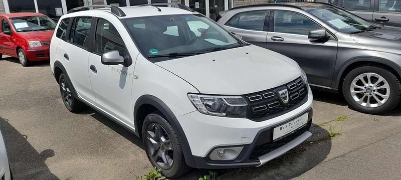Weiß Gebraucht 2018 Dacia Logan Celebration Limousine | 8.950 € (Fairer Preis) - Bild 1/4