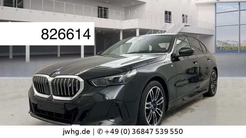 Schwarz Gebraucht 2024 BMW i5 M Sport Limousine | 50.950 € (Guter Preis) - Bild 1/4