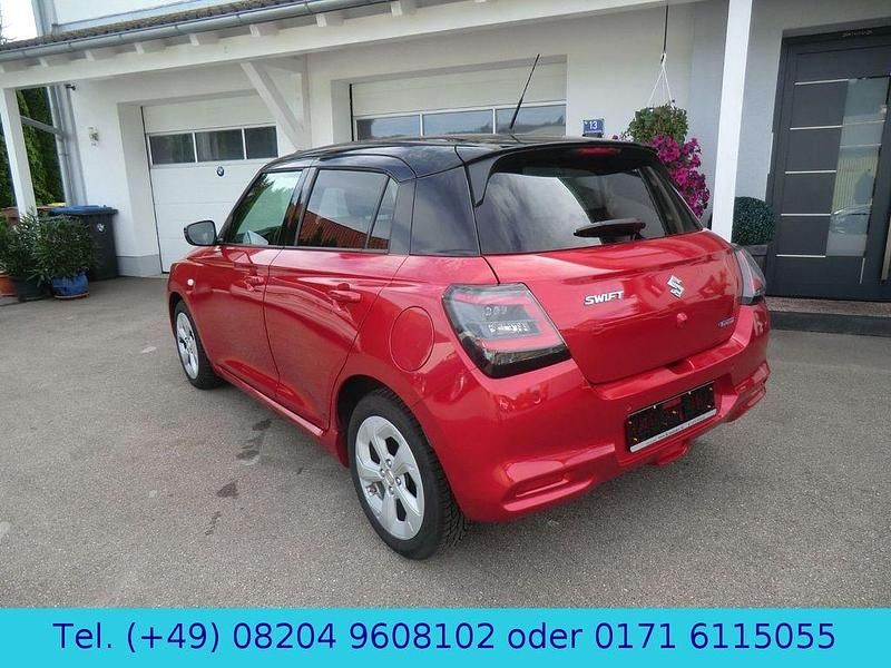 Gebraucht Suzuki Swift Comfort 83 PS (61 kW) 2025 Rot Kleinwagen