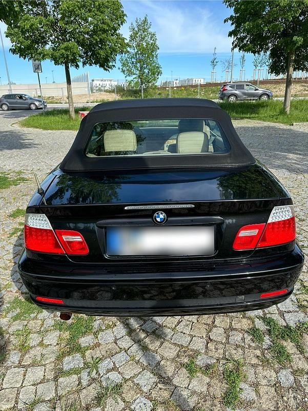 Gebraucht BMW 318 Cabriolet 143 PS (105 kW) 2005 Schwarz Cabrio