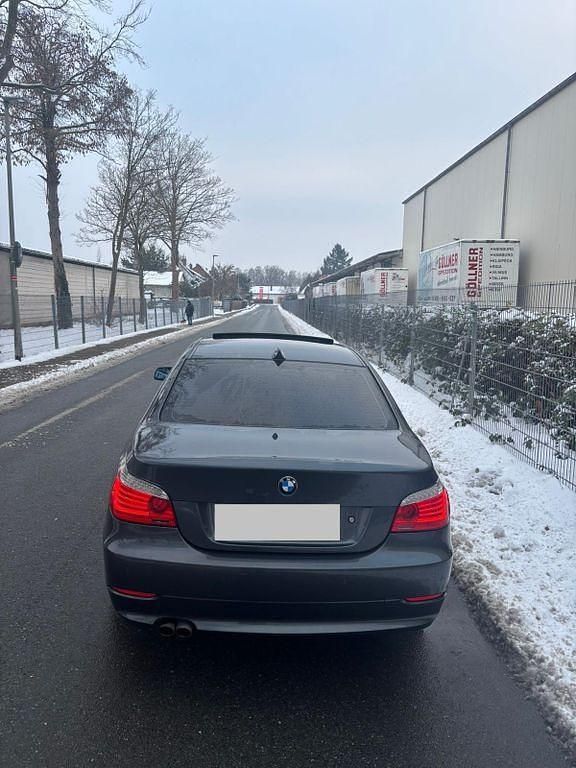 Gebraucht BMW 525 197 PS (144 kW) 2008 Grau Limousine