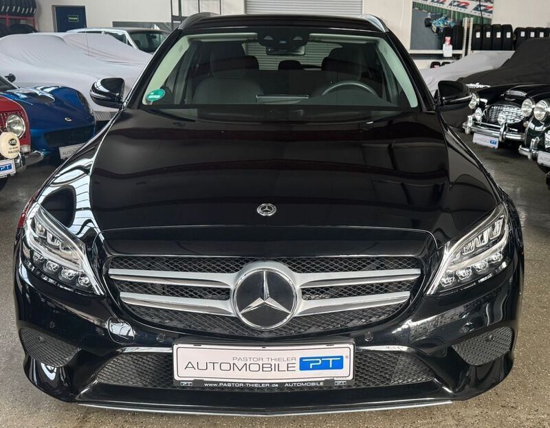 Gebraucht Mercedes C300e 194 PS (142 kW) 2021 Schwarz Kombi