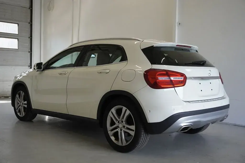 Gebraucht Mercedes GLA200 156 PS (114 kW) 2016 Weiß SUV