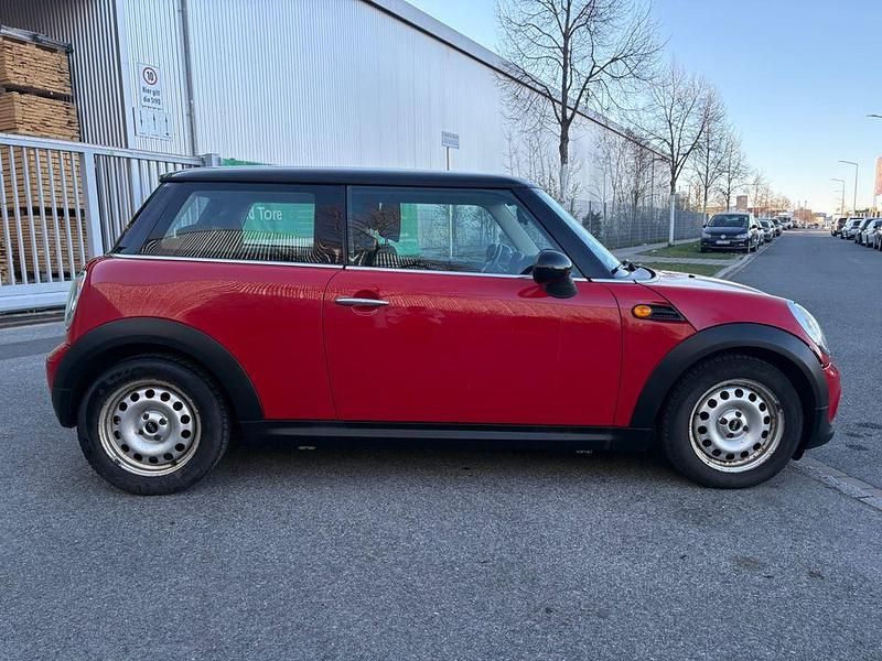 Gebraucht Mini Cooper D 111 PS (81 kW) 2012 Chili (solar) red Kleinwagen