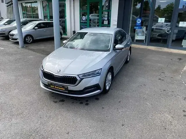 Gebraucht Skoda Octavia Ambition 110 PS (80 kW) 2023 Brilliant silbermetallic Limousine