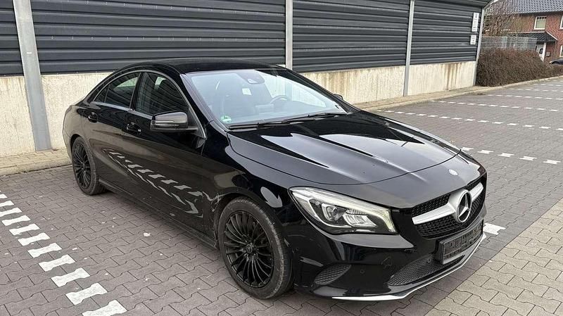 Gebraucht Mercedes CLA200 156 PS (114 kW) 2016 Schwarz Limousine