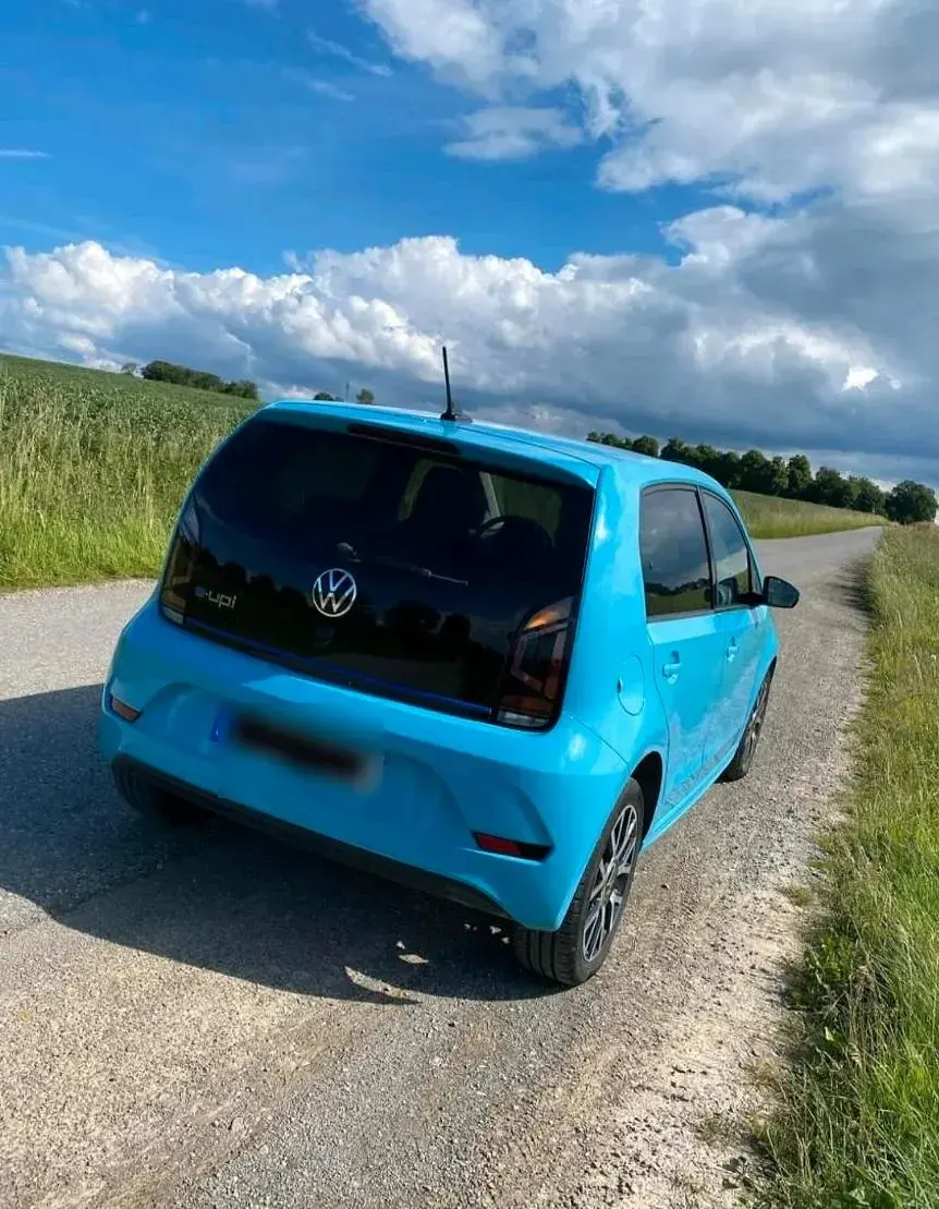 Gebraucht VW e-up! Move 61 kW (83 PS) 2021 Blau Kleinwagen
