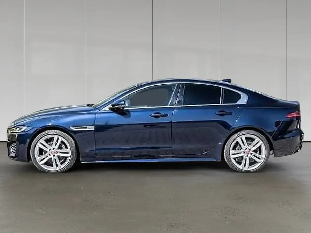 Gebraucht Jaguar XE R-Dynamic 206 PS (151 kW) 2021 Portofino blue Limousine