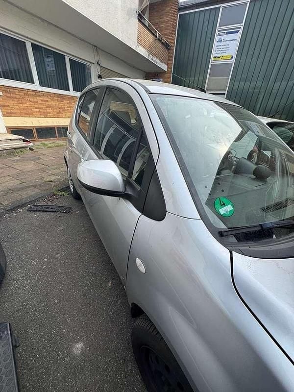 Gebraucht Opel Agila Edition 65 PS (47 kW) 2009 Stahlsilber Kleinwagen