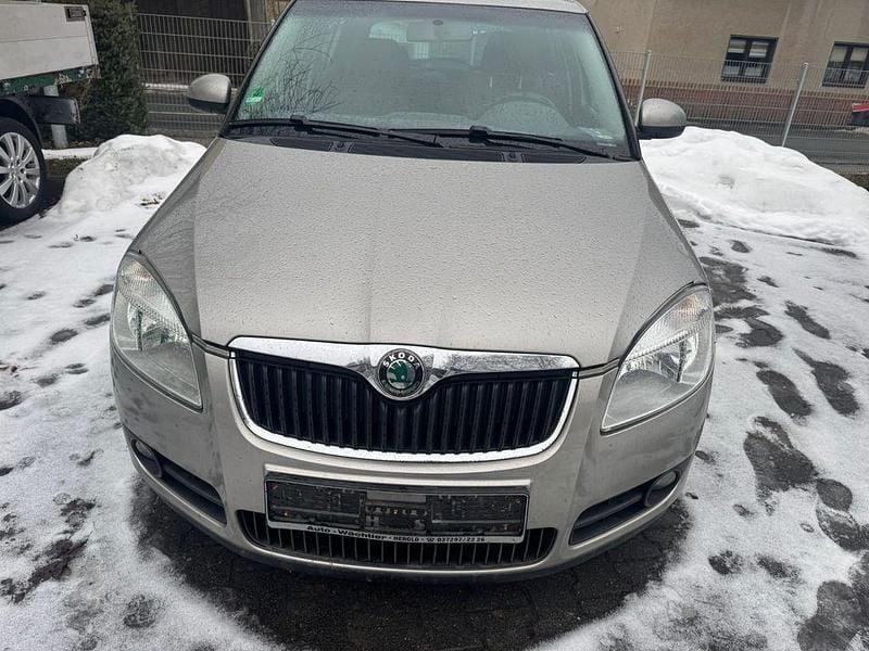 Gebraucht Skoda Fabia Ambiente 69 PS (50 kW) 2009 Beige Limousine