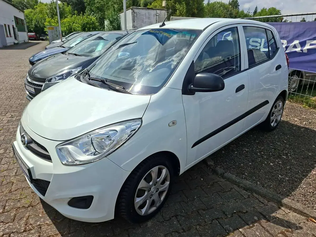 Gebraucht Hyundai i10 Style 69 PS (50 kW) 2013 Weiß Kleinwagen