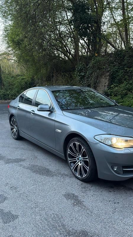 Gebraucht BMW 530 258 PS (189 kW) 2012 Limousine