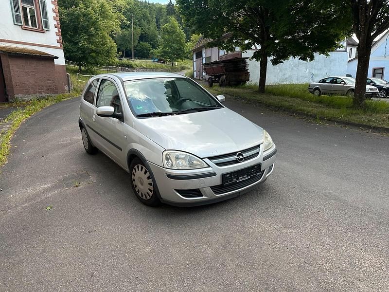 Silber Gebraucht 2004 Opel Corsa Edition Kleinwagen | 1.350 € (Guter Preis) - Bild 1/4