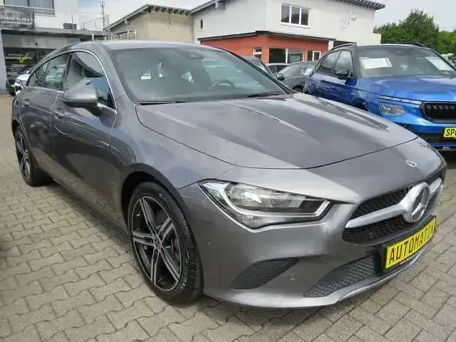 Gebraucht Mercedes CLA220 Shooting Brake 190 PS (139 kW) 2021 Mountaingrau  met. Kombi