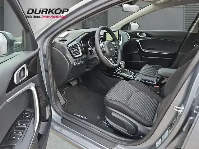 Usado Kia Ceed 140 CV (102 kW) 2025 Plateado Utilitario