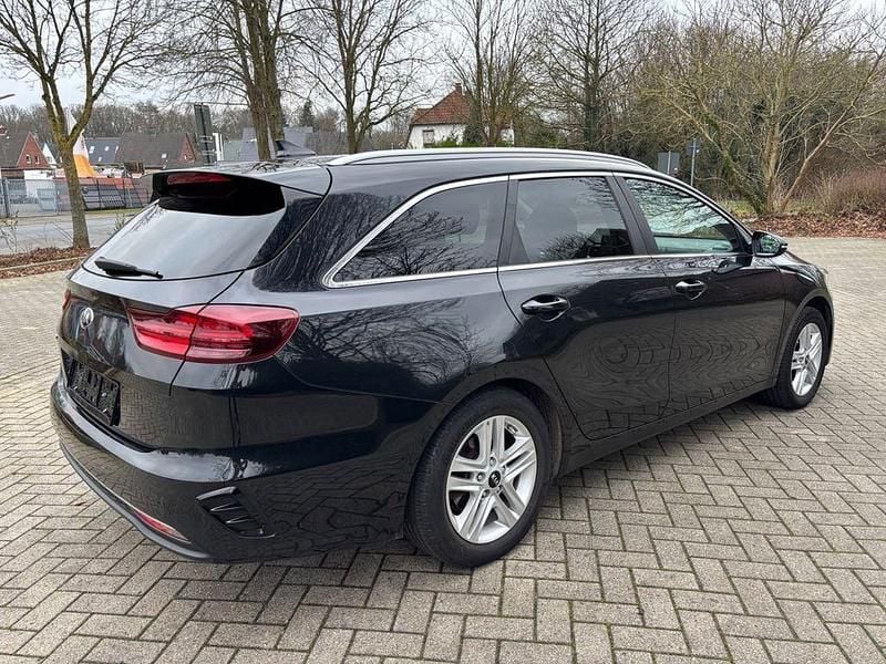 Gebraucht Kia Ceed Sportswagon Plus 140 PS (102 kW) 2019 Schwarz Kombi