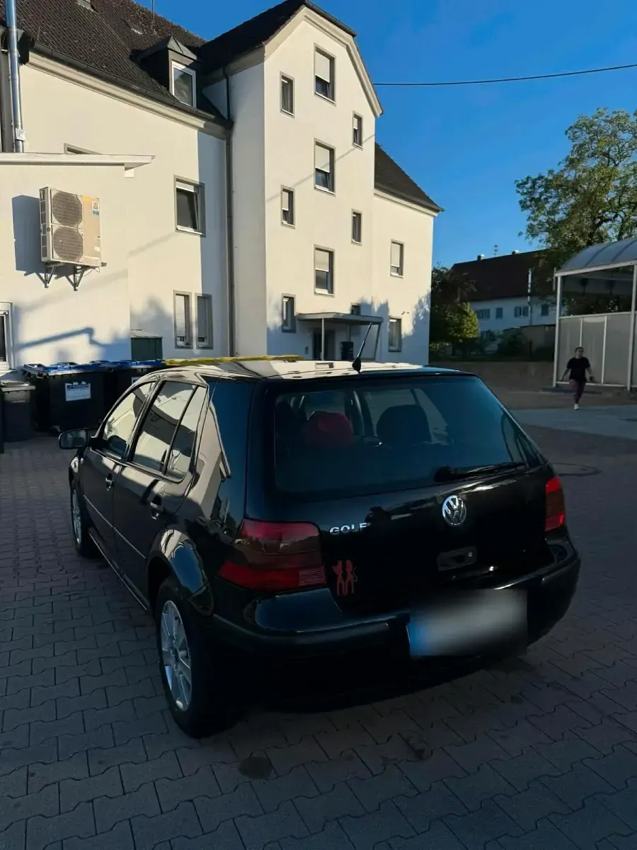 Gebraucht VW Golf IV 75 PS (55 kW) 2000 Schwarz Kleinwagen
