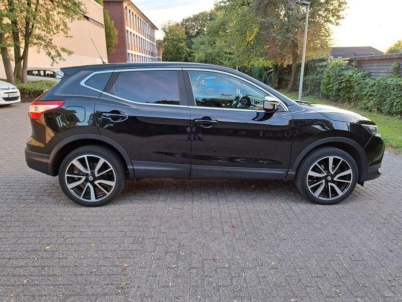 Gebraucht Nissan Qashqai Acenta+ 131 PS (96 kW) 2014 Schwarz SUV