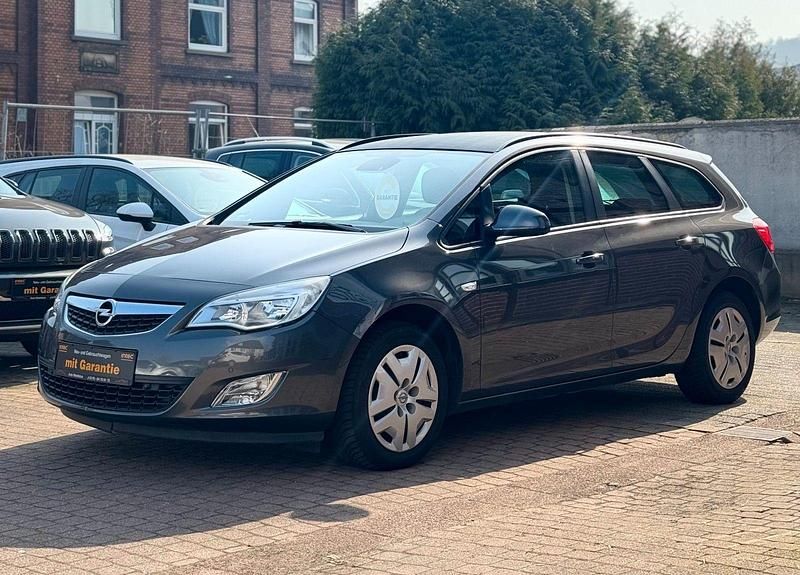 Gebraucht Opel Astra 140 PS (102 kW) 2011 Grau Kombi