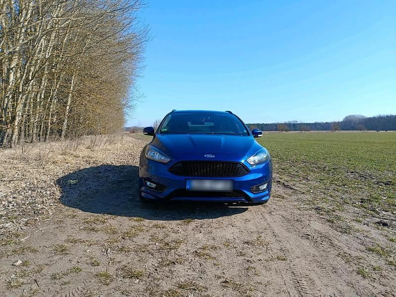 Gebraucht Ford Focus ST-Line 140 PS (102 kW) 2018 Blau Kombi