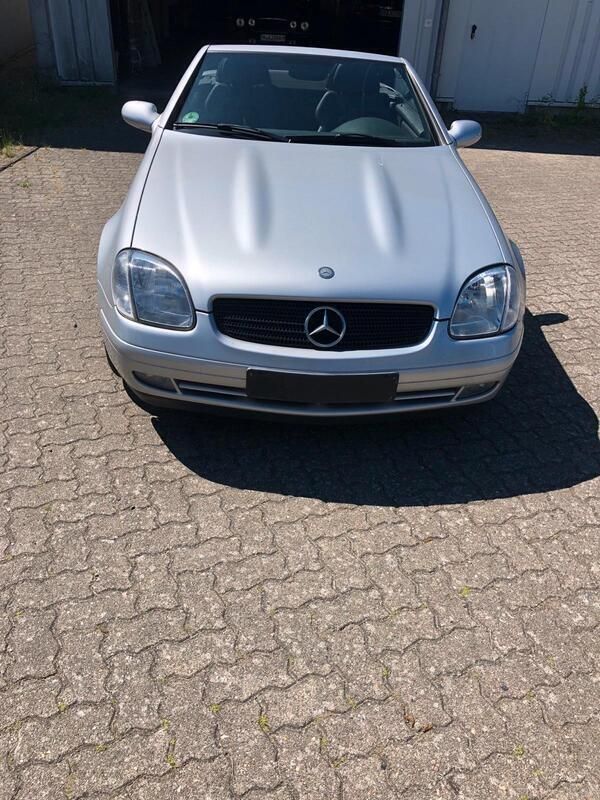 Silber Gebraucht 1999 Mercedes SLK200 Cabrio | 8.250 € (Etwas zu teuer) - Bild 1/4