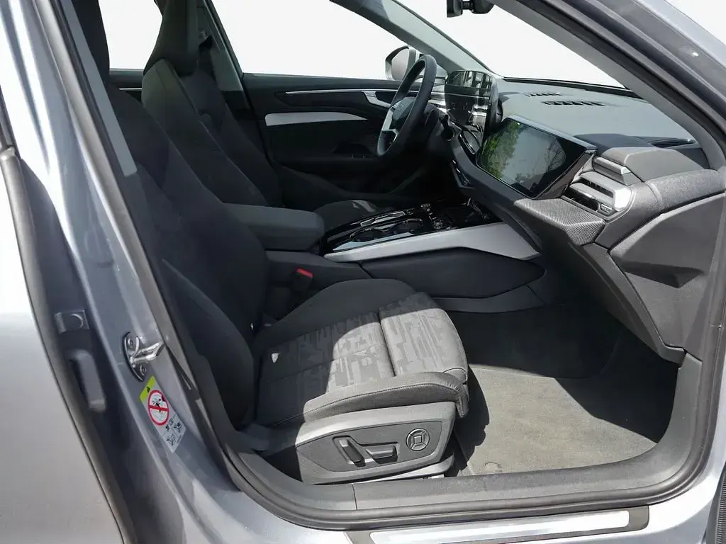 Gebraucht Audi A6 Advanced 204 PS (150 kW) 2025 Florettsilber metallic Kombi