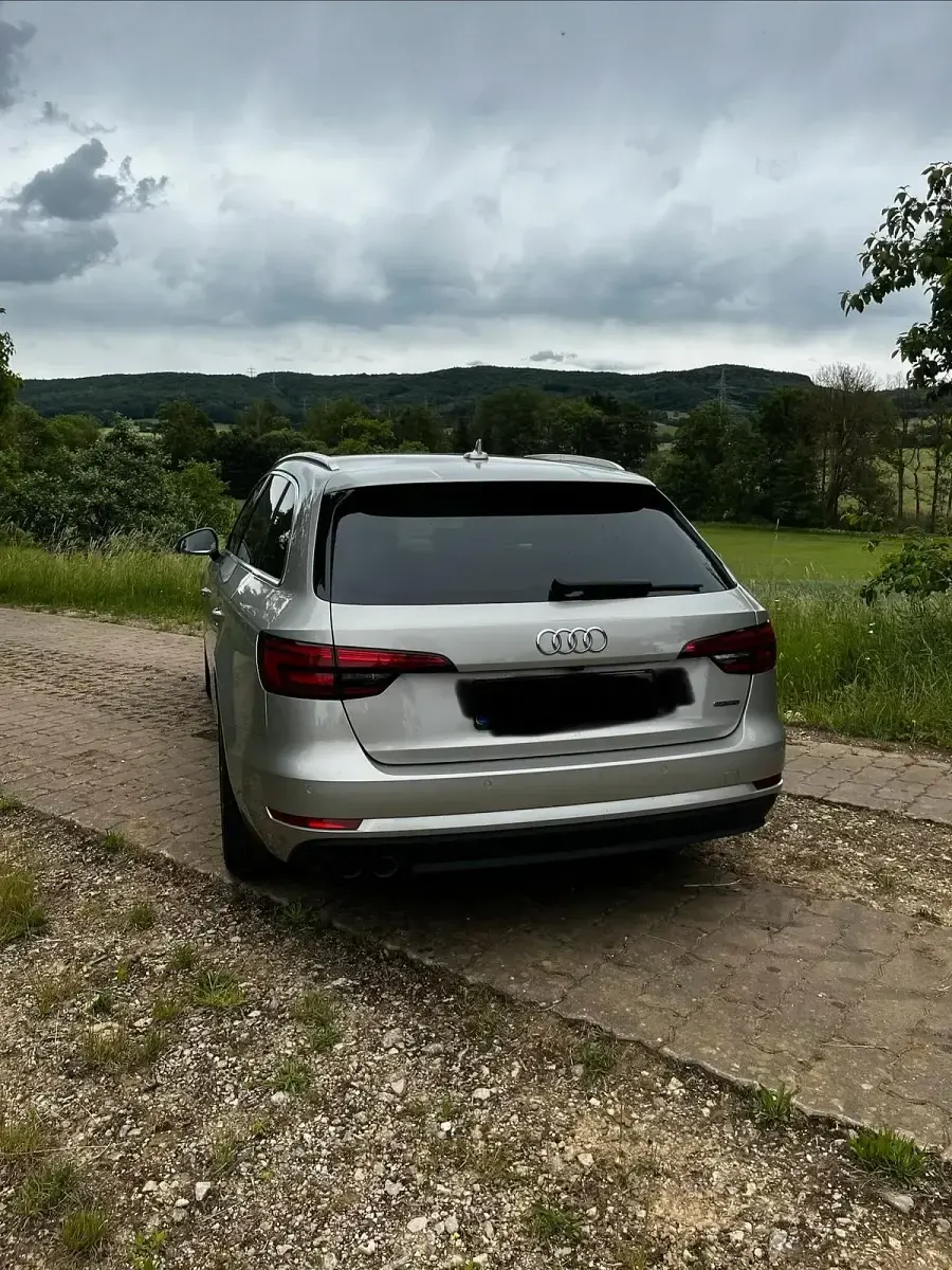 Gebraucht Audi A4 Design 190 PS (139 kW) 2015 Silber Kombi