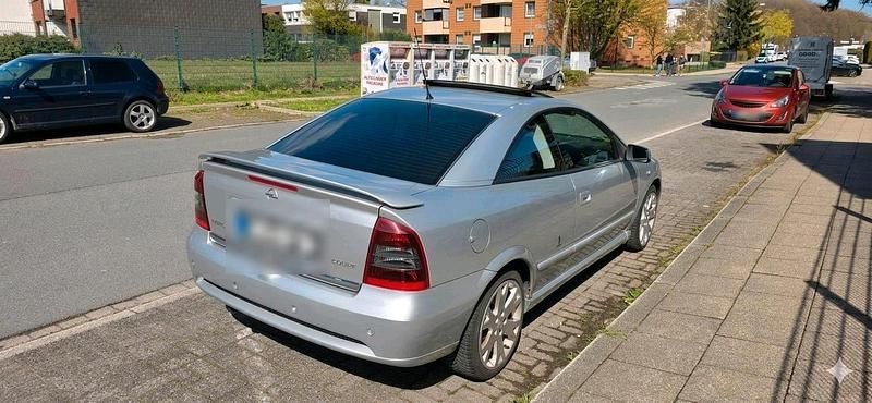 Gebraucht Opel Astra 147 PS (108 kW) 2001 Silber Coupé